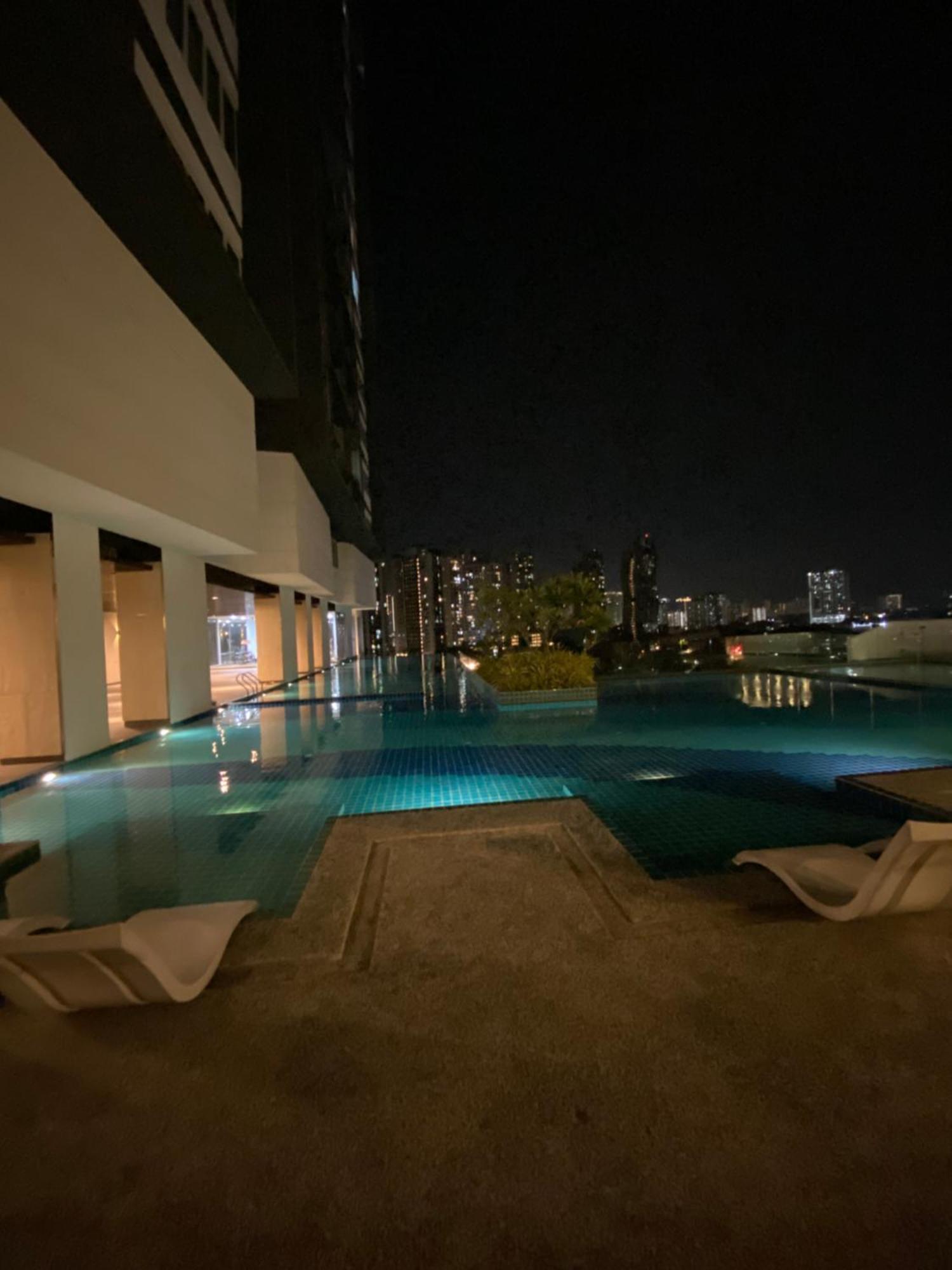 Homestay Infinite Pool! In *